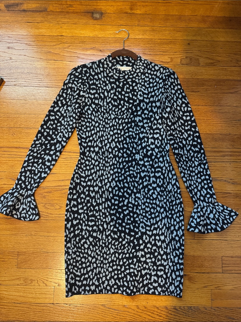 Black and White Print Long Sleeve Ruffle Cuff Dress